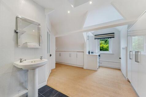 Closet/Shower Room