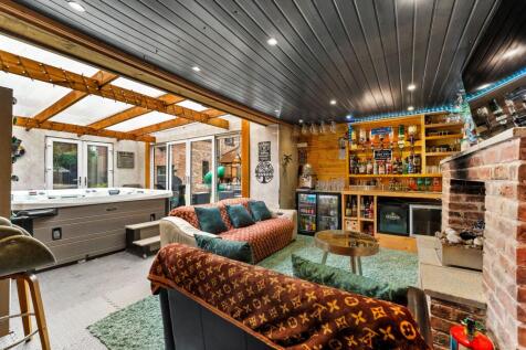 Entertainment Room