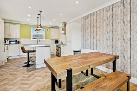 Dining | Kitchen