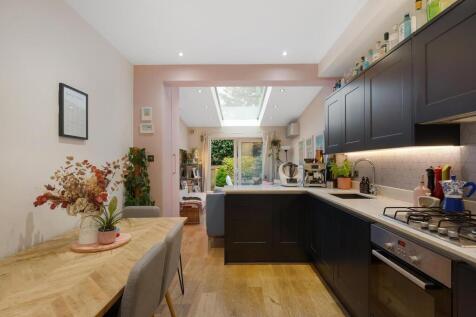 Kitchen | Dining