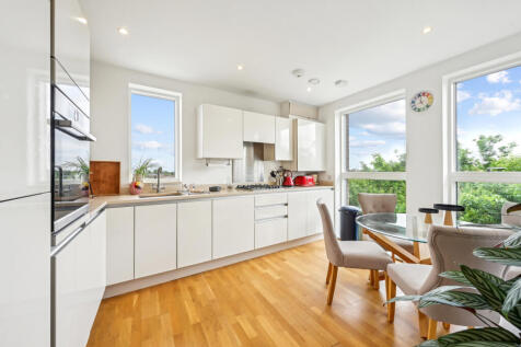 Kitchen | Dining