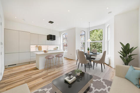 Kitchen / Reception