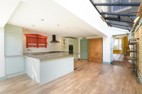 Whitehall Park Road - DKCIbtHBSnpA9VCT47ra.jpg