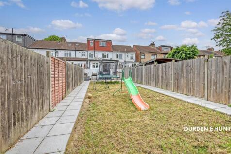 Lyndhurst Drive