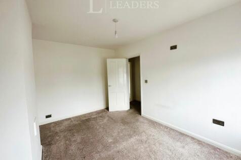 Master Bedroom (2)