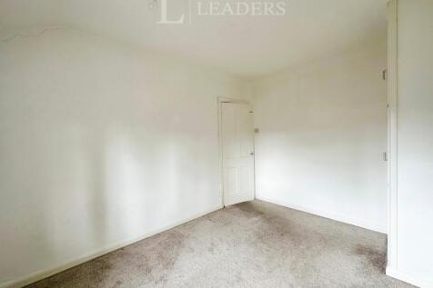 Second Bedroom (2)