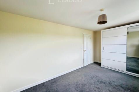 Second Bedroom (2)