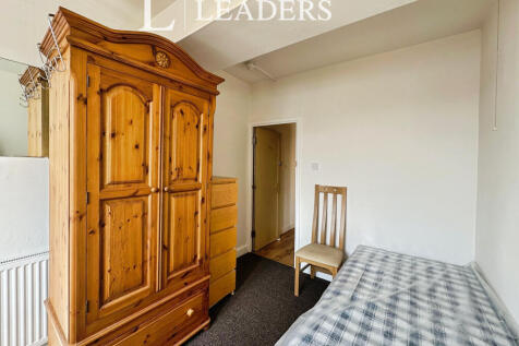 Room (2)