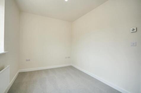 Master Bedroom (2)