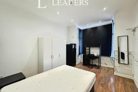 Bedroom/Living Area