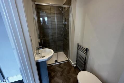 Room 2 En-suite