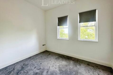 Master Bedroom (2)