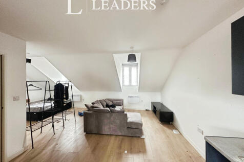 Living Area (2)