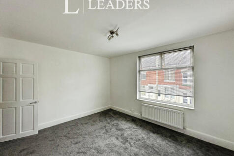Master Bedroom (1)