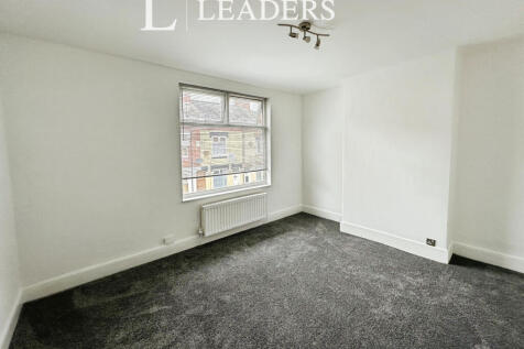 Master Bedroom (2)