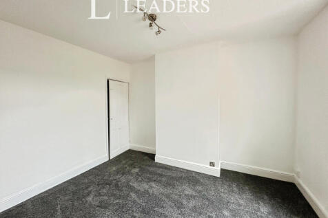 Second Bedroom (2)