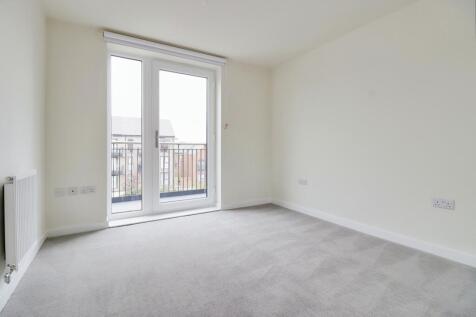 Master Bedroom (2)
