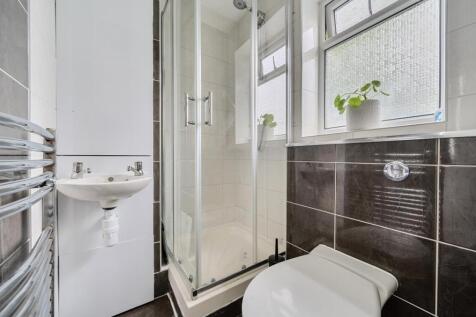 Gf Shower Room