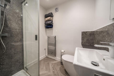 Gf Shower Room