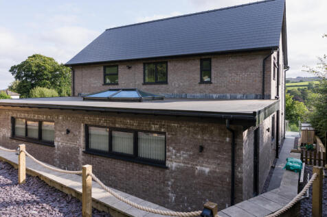 2025-08-07 WALKER &amp; LEWIS-CEFN-45