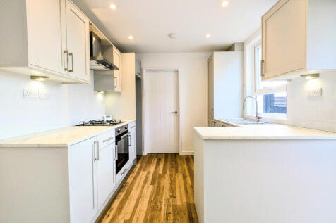 PXL_20251124_121609587.MP~2