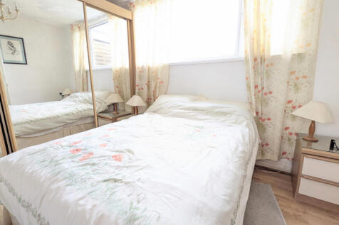 PXL_20251205_112341655.MP~2