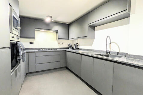 PXL_20251205_101712332.MP~2