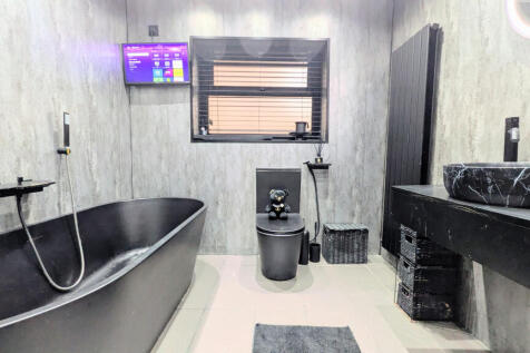 PXL_20251205_104428864.MP~2