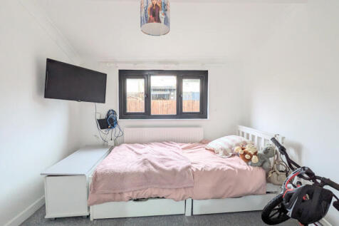 PXL_20251205_104643362.MP~2