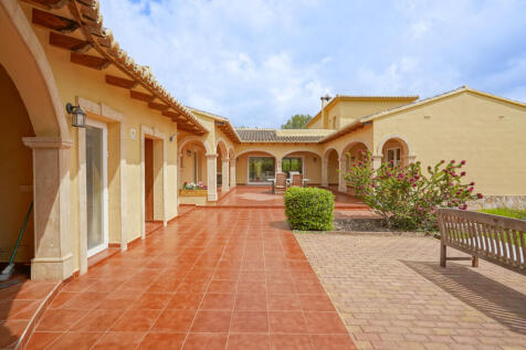 Property Image 4