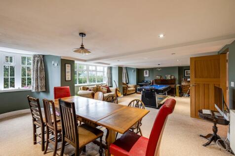 4J6A3997HDR-EditTheDurhamHeifer.Resized.jpg