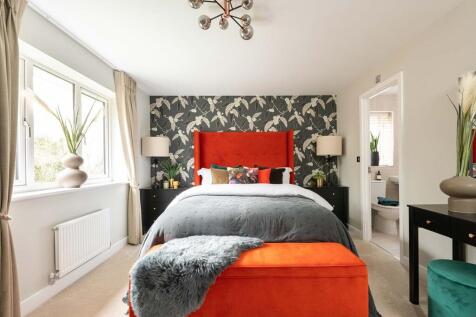 Create your own sanctuary in the spacious bedroom with en suite