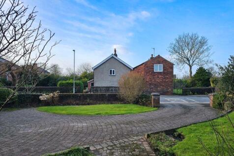 Driveway &amp; Front Outlook