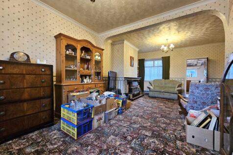 Dining Room into Lounge