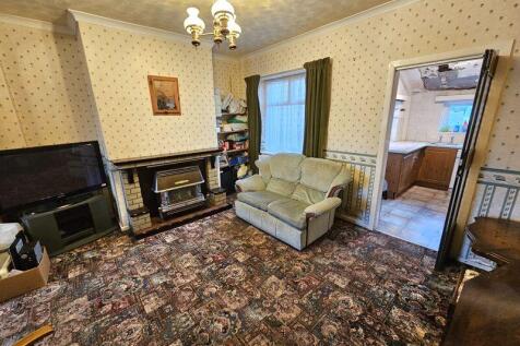 Lounge into Kitchen