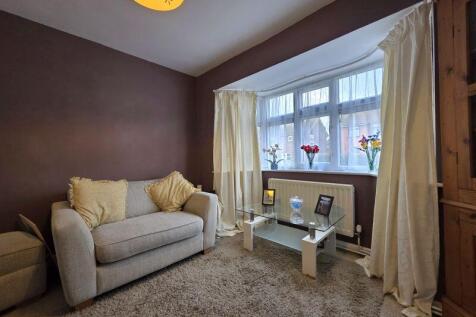 Sitting / Dining Room