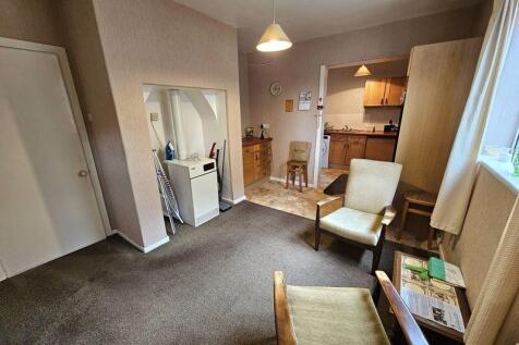 Breakfast Room into Kitchen