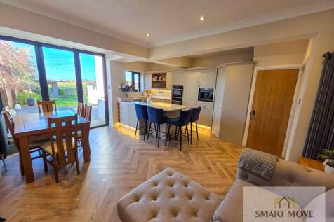 Kitchen Family Room