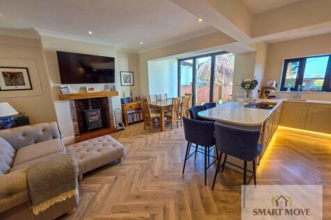 Kitchen Family Room