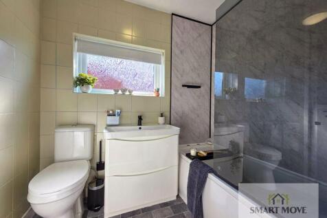Bathroom (Ground Floor)