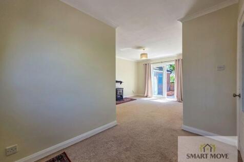 Dining Area into Lounge