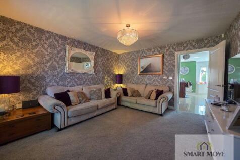 Lounge into Kitchen