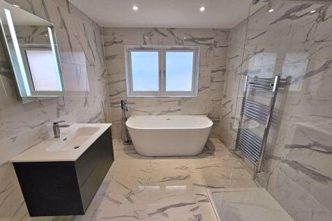 EXAMPLE Bathroom 1