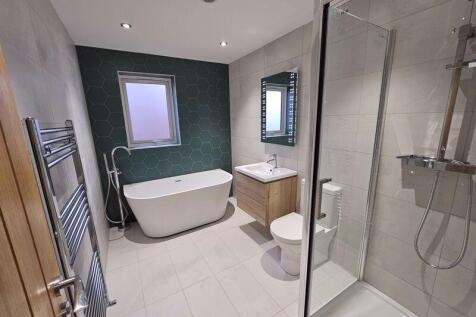EXAMPLE Bathroom 3