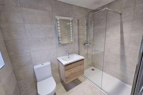 EXAMPLE En Suite 3