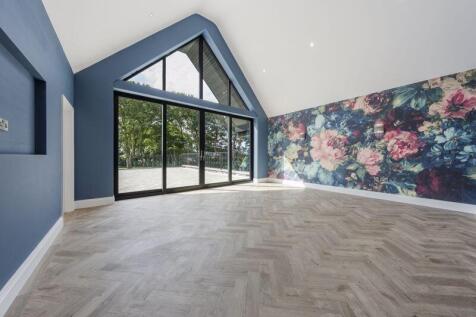 Principle Bedroom to Balcony