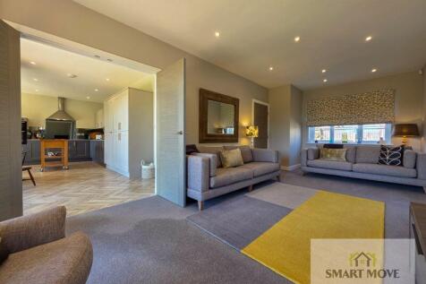 Lounge into Kitchen