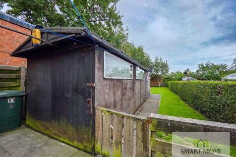 Shed &amp; Rear Garden