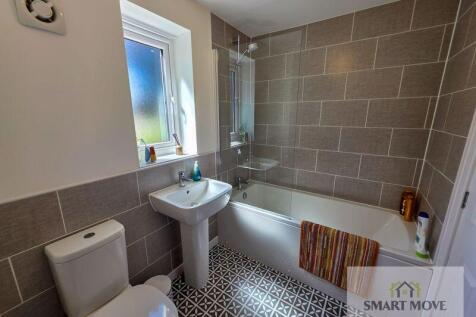 1st Floor Bathroom
