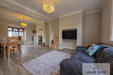 Family &amp; Dining Room